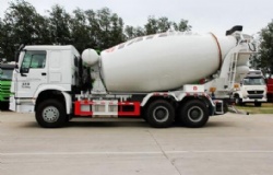 SINOTRUK howo transit mixer truck